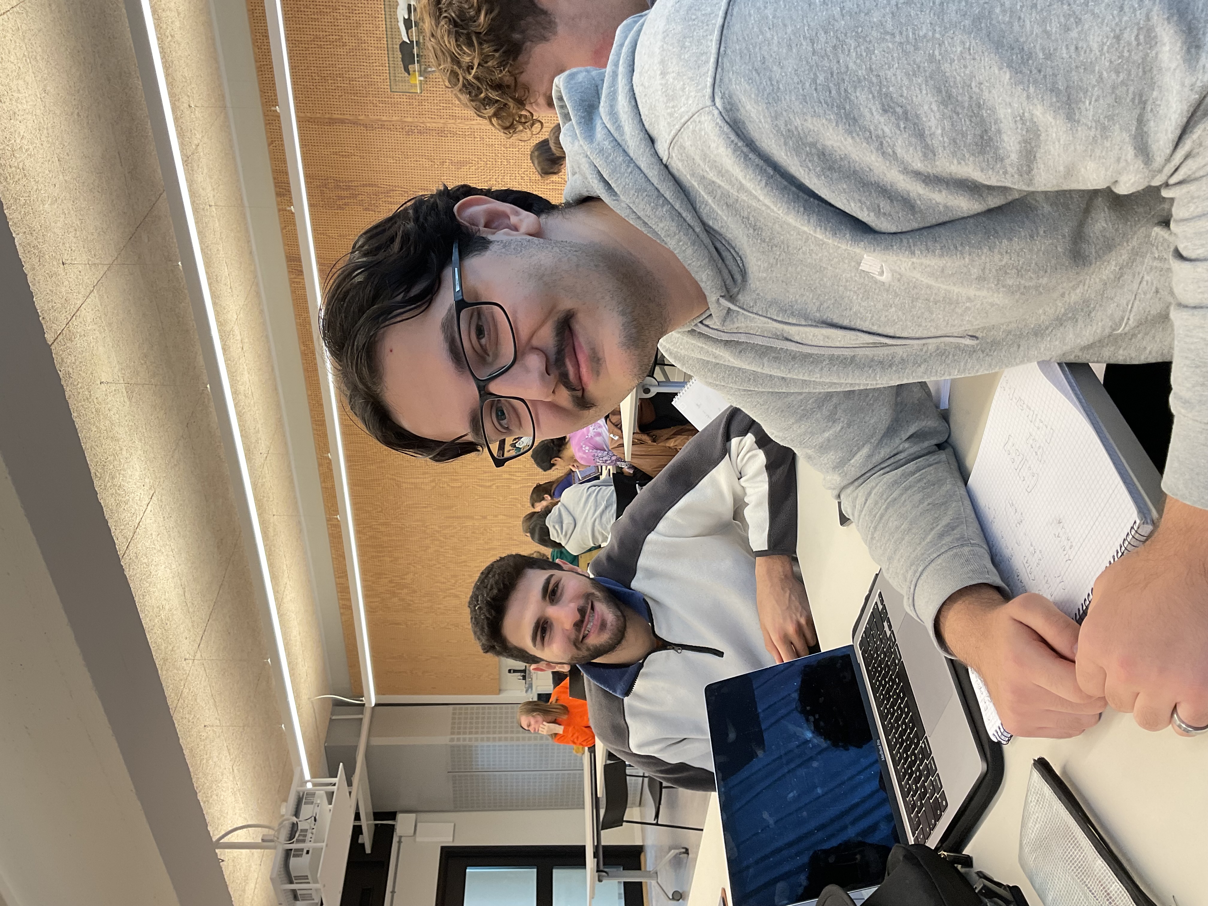 Hassan och Emre på KTH efter Matematik- och fysikprovet