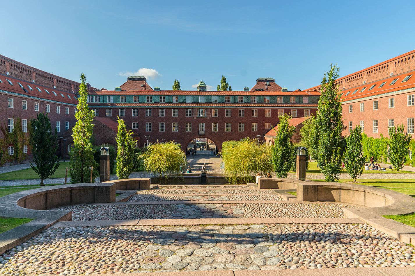 KTH-campus för studenter som skriver Matematik- och fysikprovet